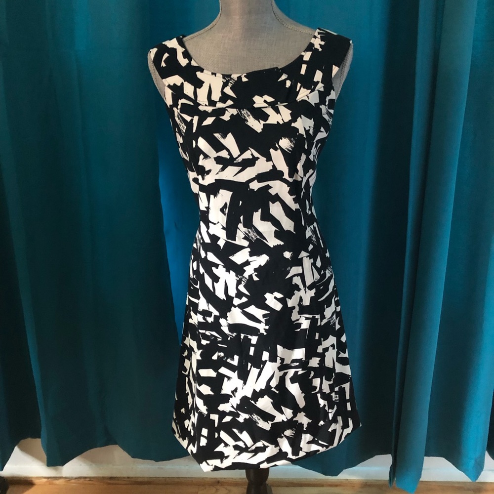 Jessica Howard, career , black and white dress.🌼